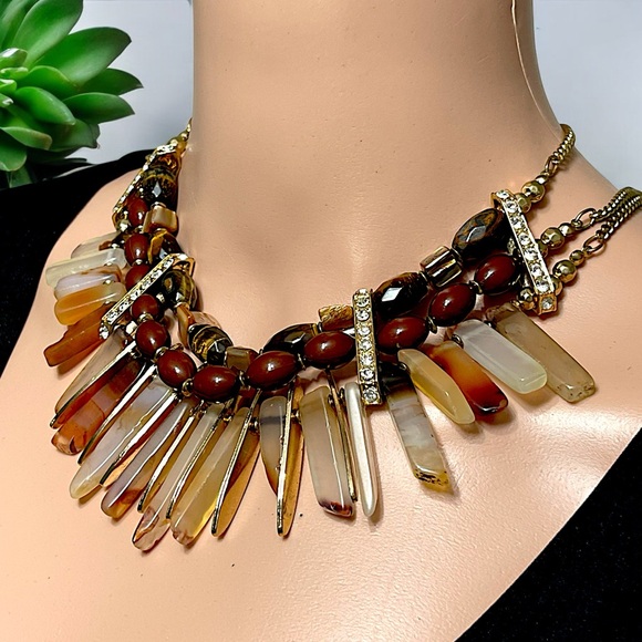 Beautiful Beaded Tortoise Necklace & Gold-Tone Set - Picture 5 of 16
